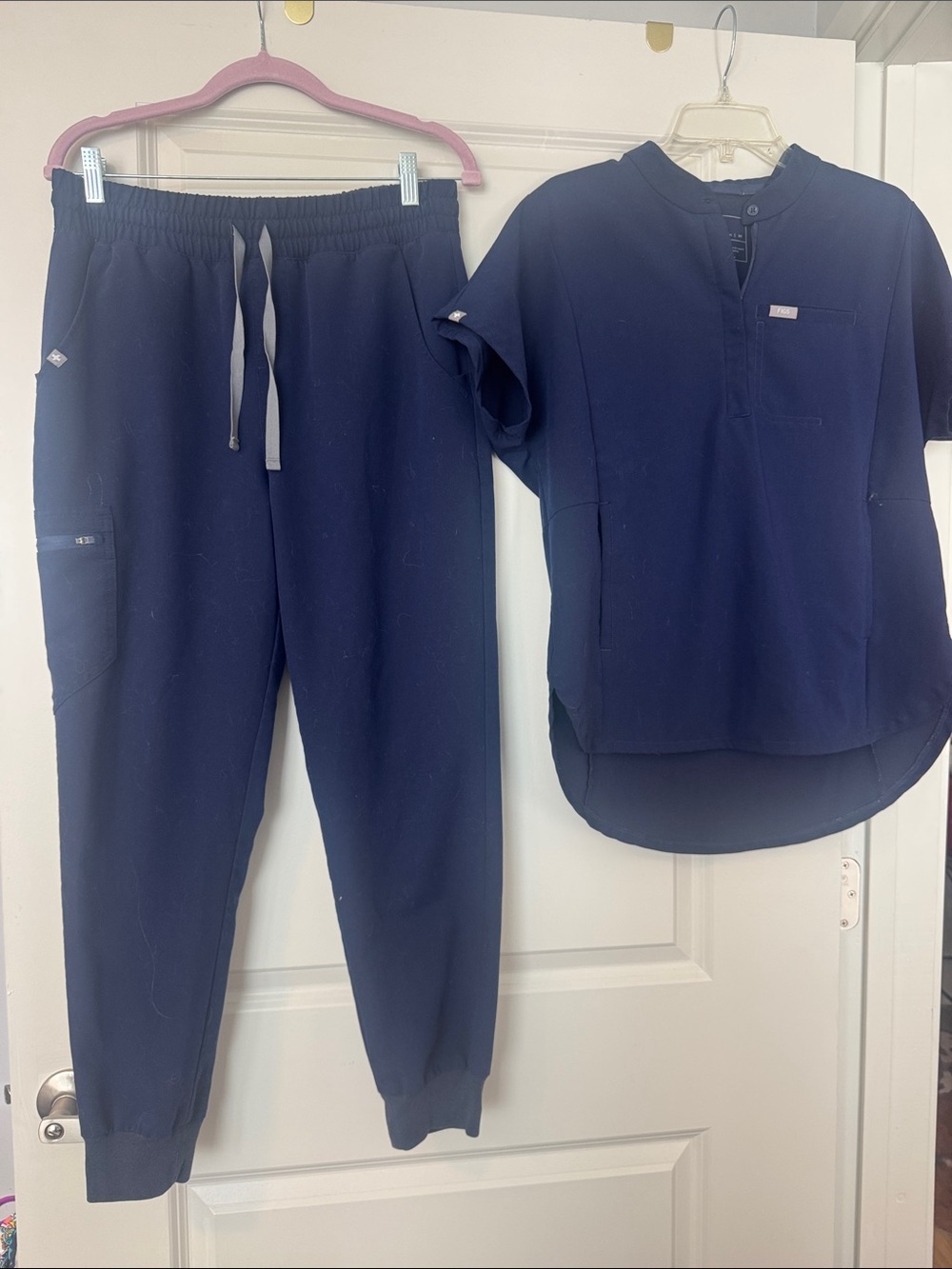Figs Navy Women's Jogger Scrub Set with Drawstring Pants